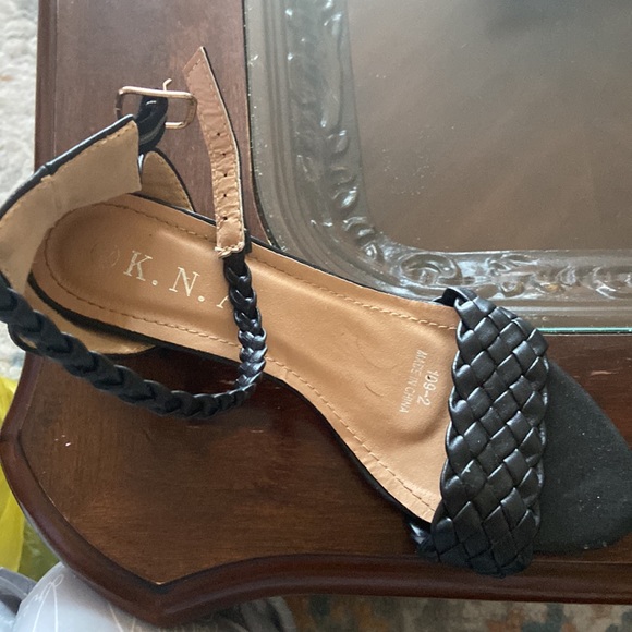 K.N.A black heels size 6.5 - Picture 2 of 4